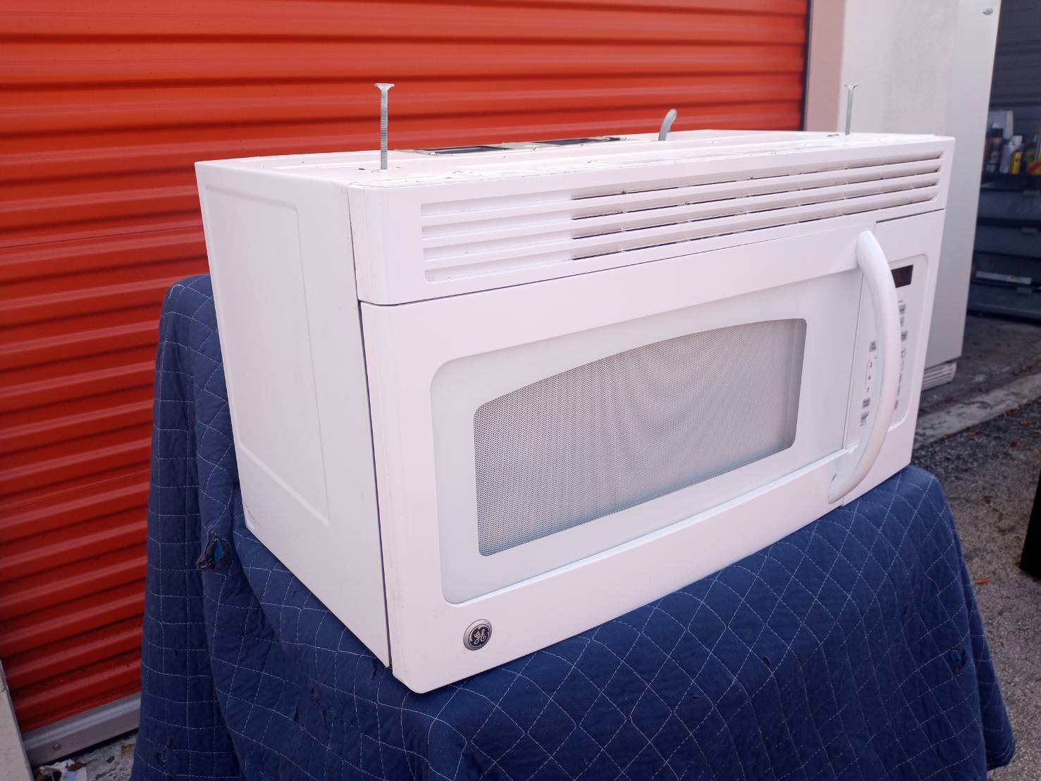 GE Over-the-Range Microwave GE Over-the-Range Microwave
